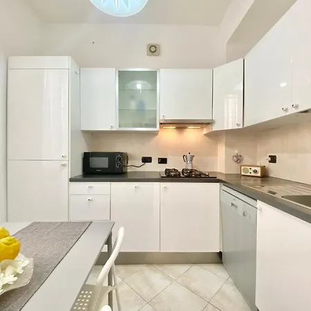 Casaviva - Lovely Trilo In Nervi With Parking Apartment *