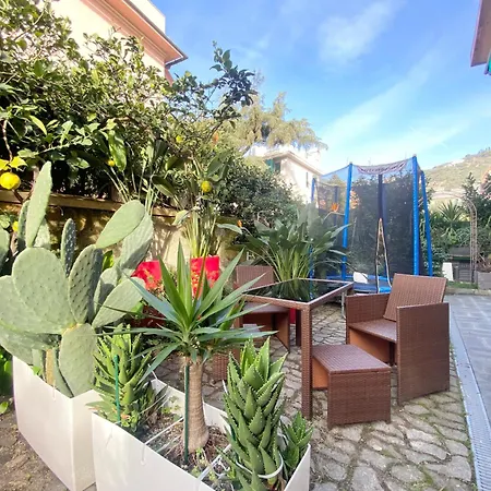 Apartment Casaviva - Lovely Trilo In Nervi With Parking